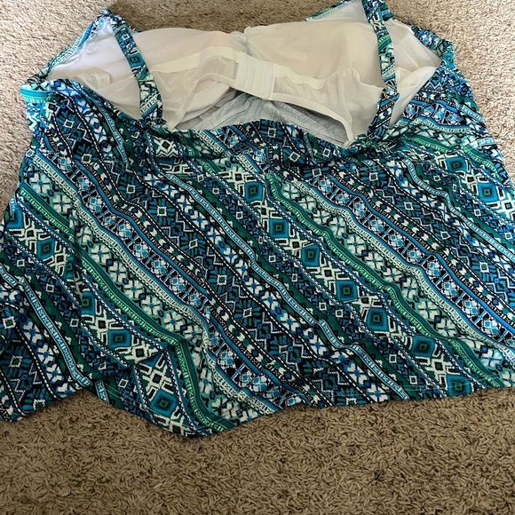 Brand new swim tankini top - Picture 2 of 2